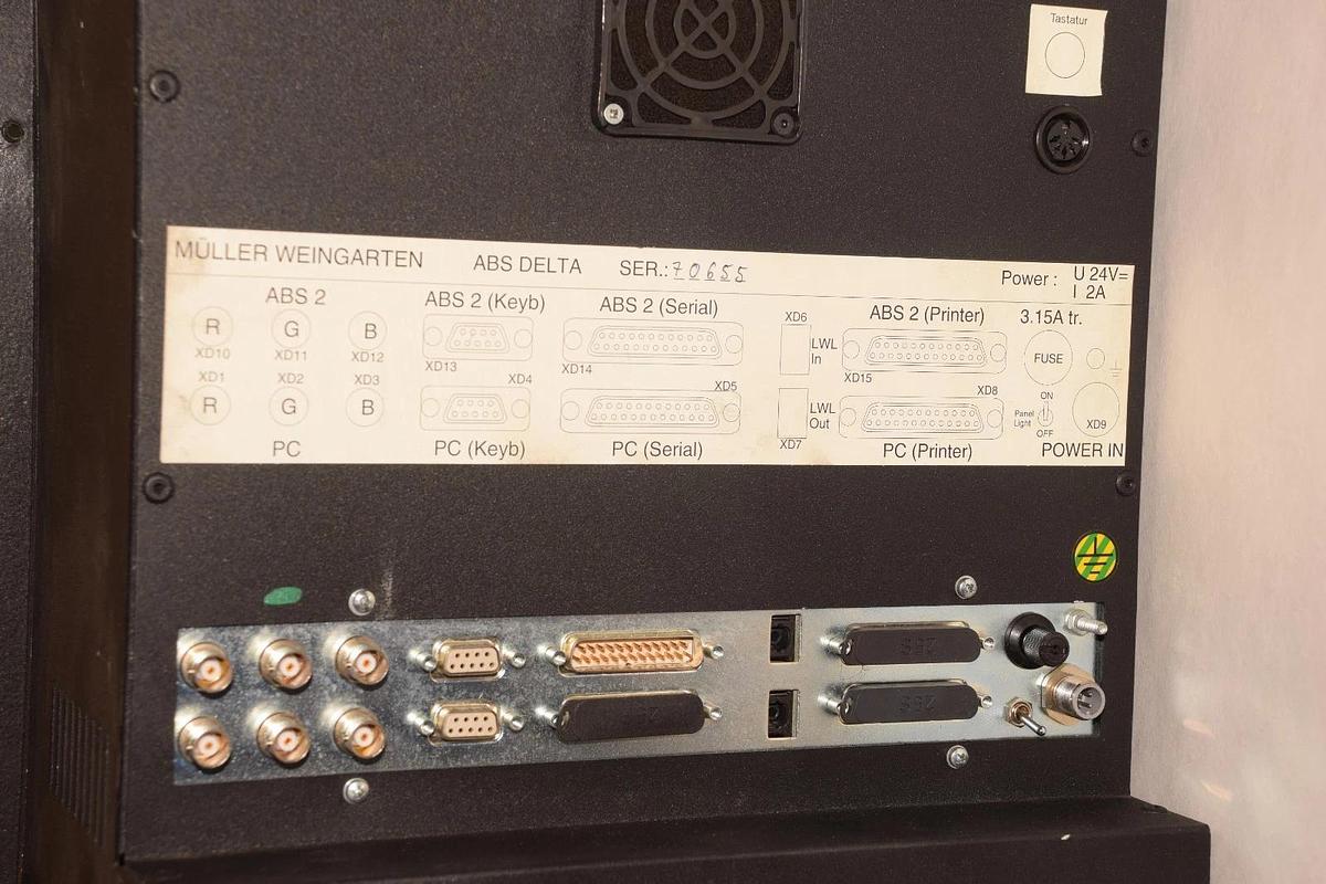 Used BECKHOFF  PC Control Unit PC Screen B-line B2000F DA002383 2B-1-A-03