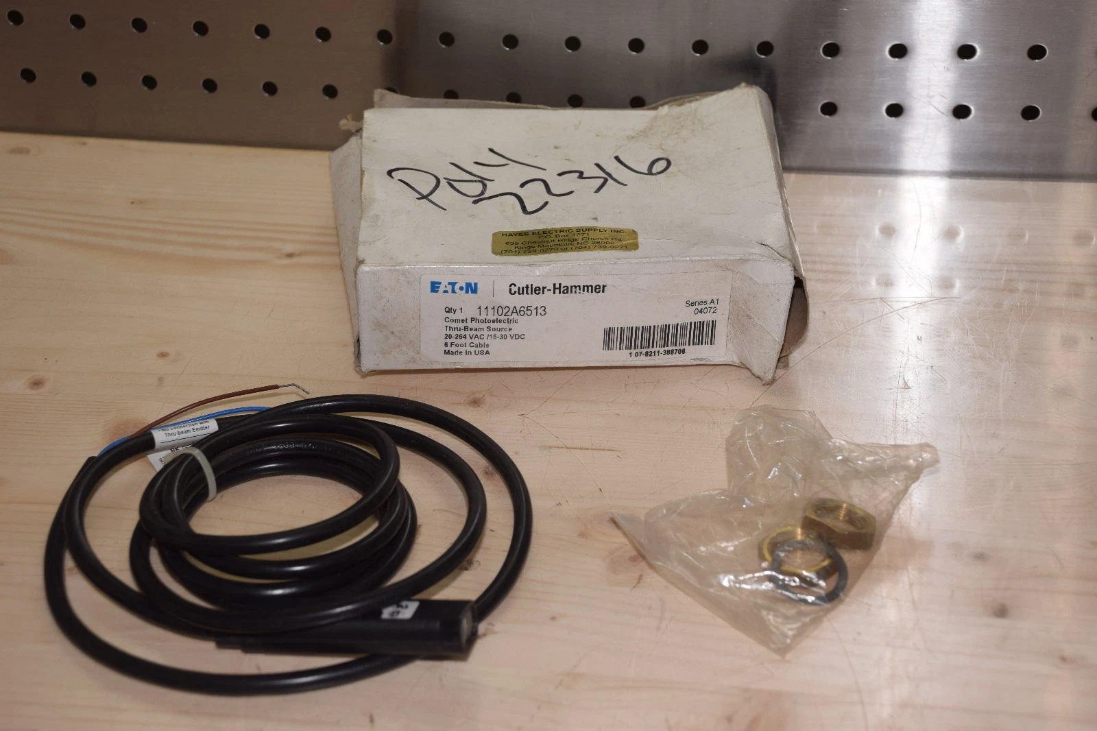 CUTLER HAMMER 11102A6513 A1 COMET PHOTOELECTRIC SERIES THRU-BEAM SOURCE SENSOR