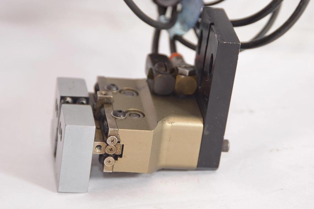 Used DE-STA-CO 574862-1 , RP-50P Gripper Mini-Clamp