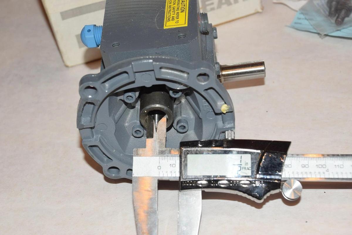 NEW BOSTON GEAR F710-30-B4-J F710-30-B4-J 30:1 .15HP  RATIO GEAR SPEED REDUCER