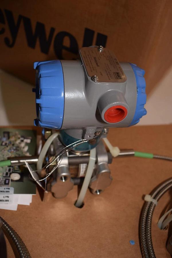 Honeywell STR800 DP Remote Seal ST800 YSTR82D-21CN5B0-(YYY)JBC(Y)S(Y)-B *NEW