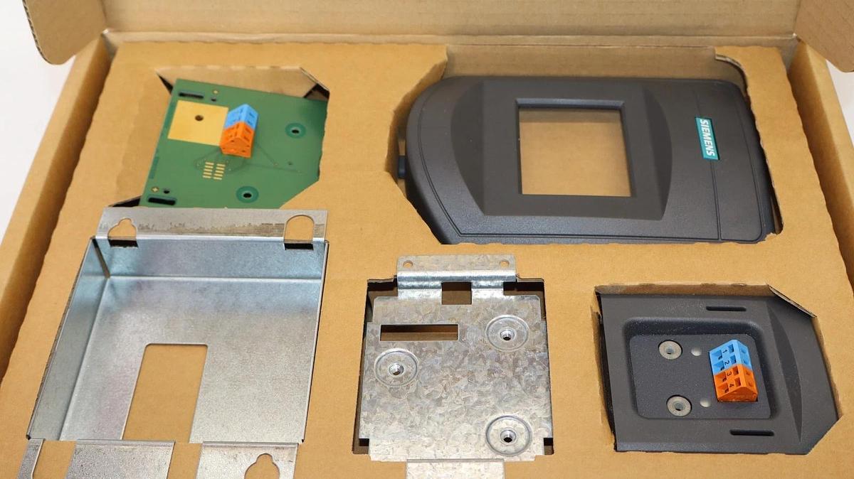 Siemens 6SE6400-0PM00-0AA0 Micromaster 4 BOP/AOP Single Door Mounting Kit (New)