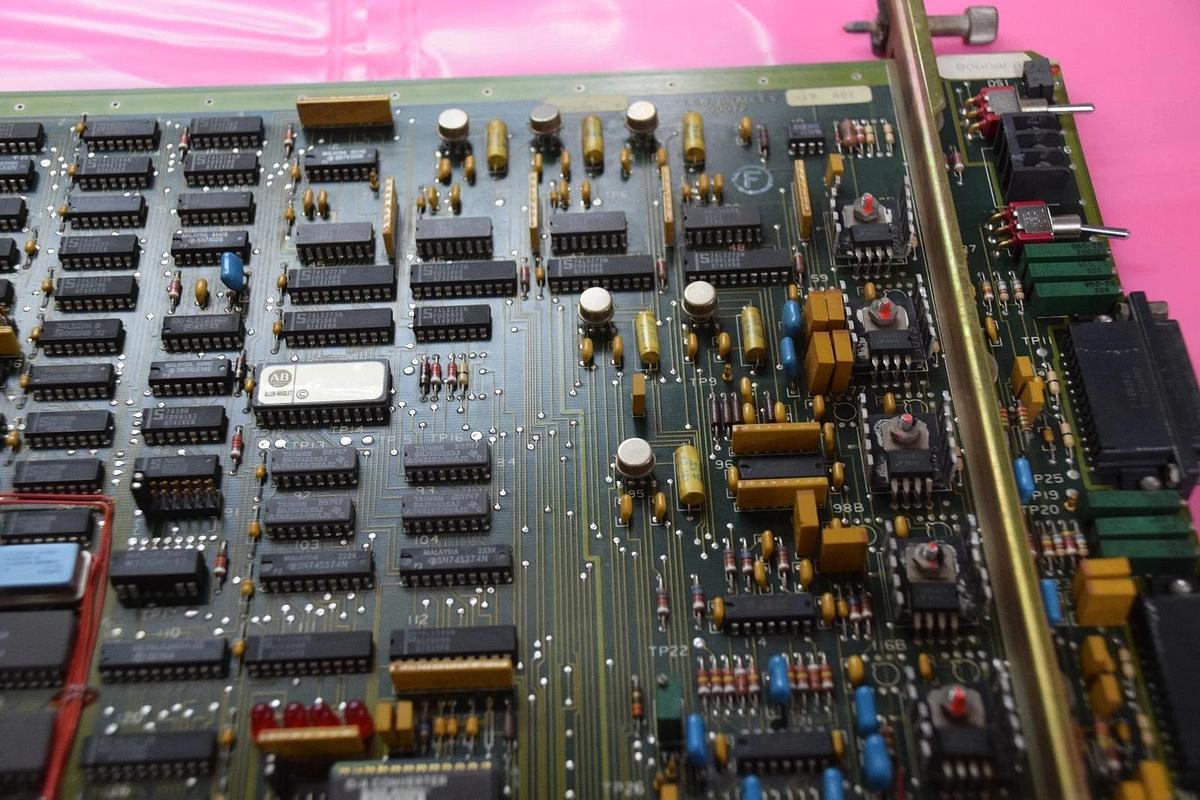 Used Allen Bradley AB Circuit Board Card 900072-19 A01 900072 90007219 8000AFA