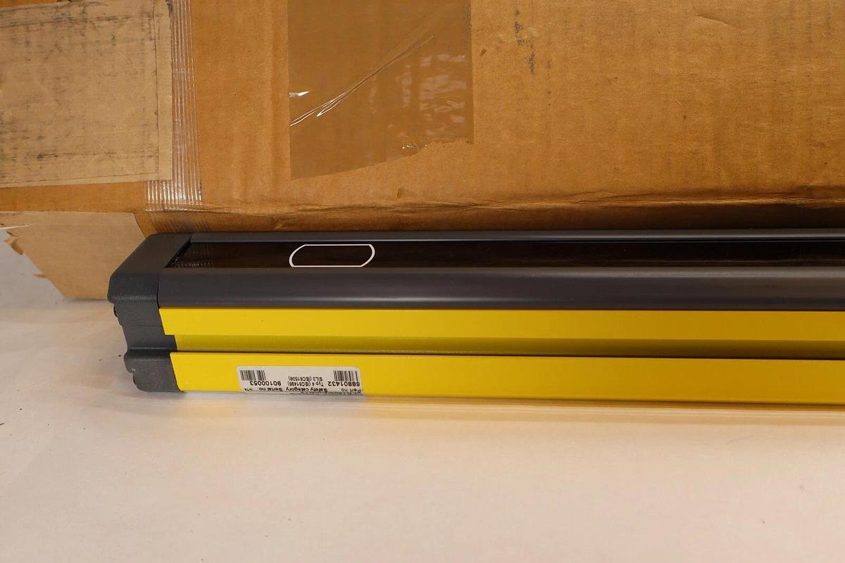 LEUZE COMPACTplus Transceiver Light Curtain CPRT500/2-mx/T3 68801432 (NEW)