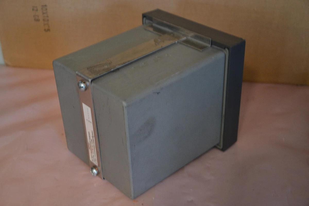 Used HONEYWELL 9782C-S0-C3-E1000-BD 120/240VAC 50/60Hz 0-60C ANALYZER/CONTROLLER