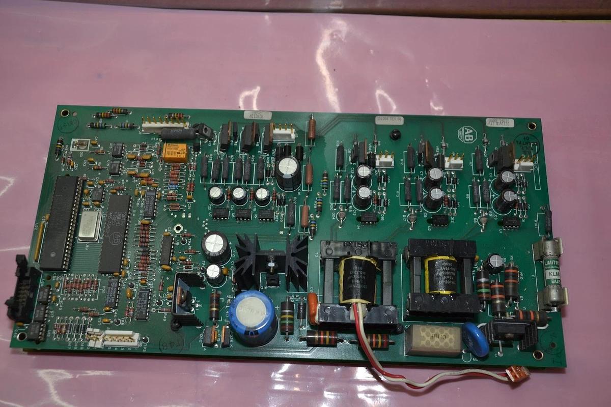 Used ALLEN BRADLEY M112818 15084 REV 06 CIRCUIT BOARD