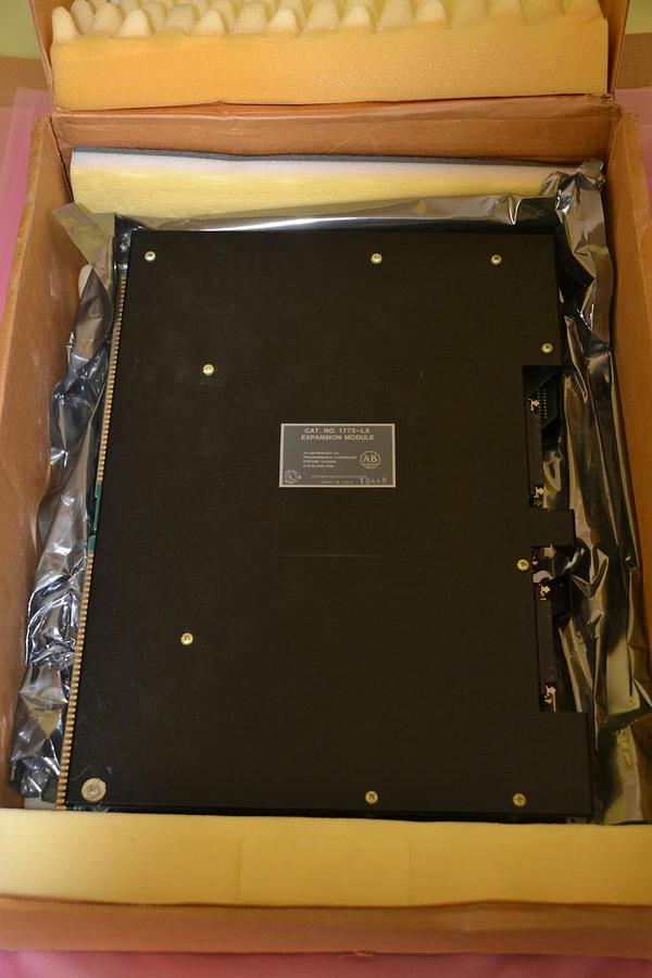 Used ALLEN BRADLEY EXPANSION MODULE 1775-LX 1775 LX 1775LX