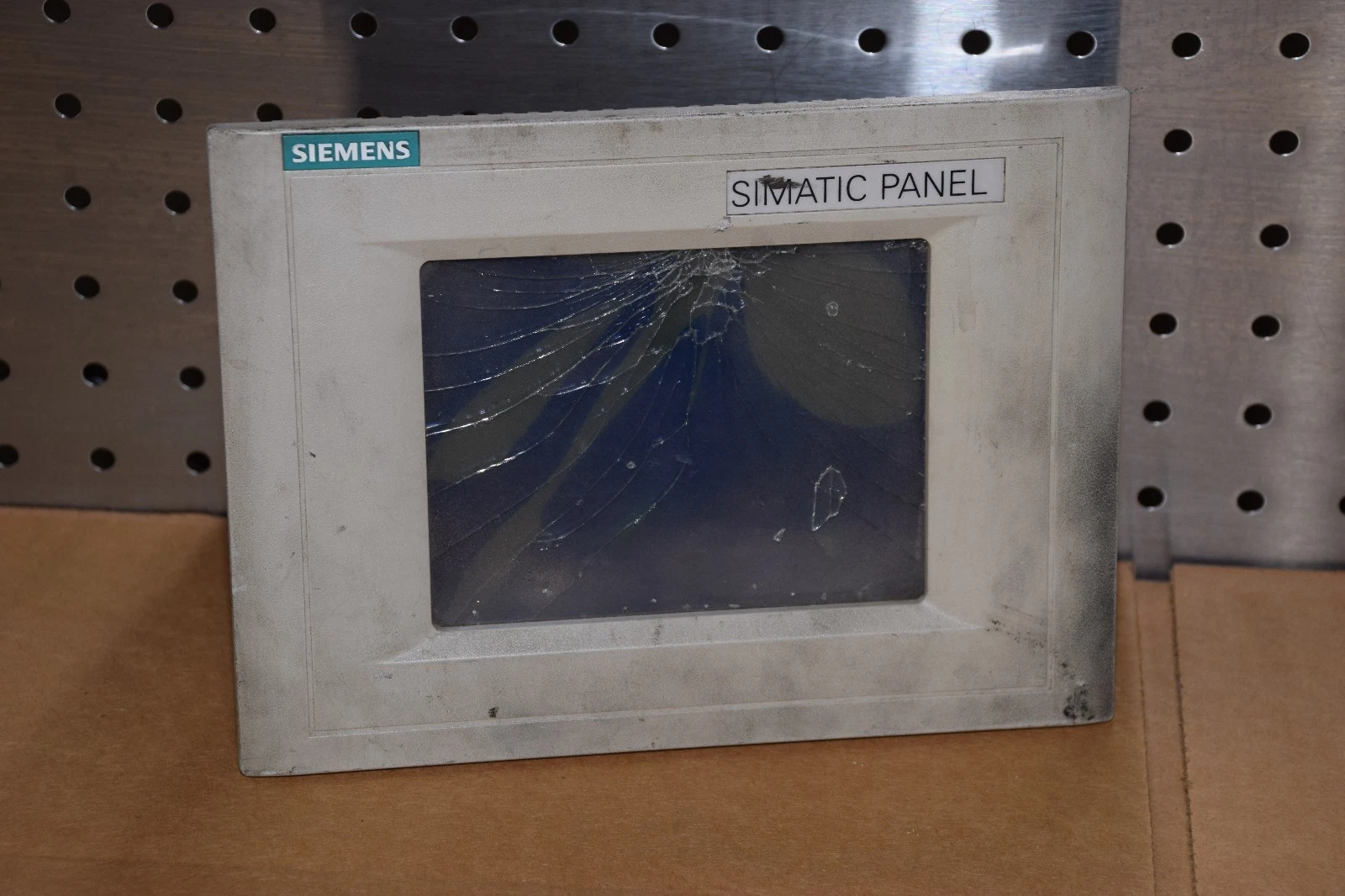 Used Siemens 6AV6640-0CA01-0AX0 TP 170micro 6AV6 640-0CA01-0AX0 E-Stand : 01
