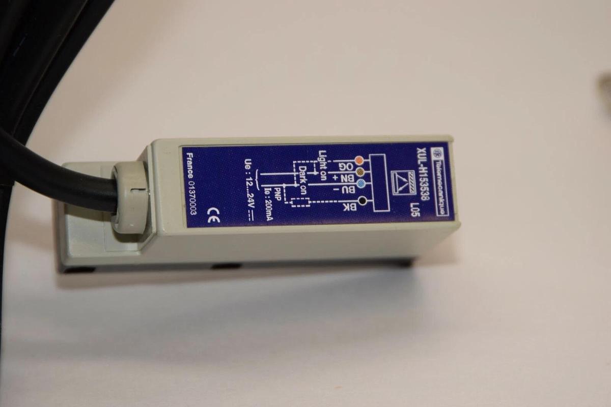 (NEW) TELEMECANIQUE XUL-H153538L05 XULH153538L05 12-24V Photoelectric Sensor