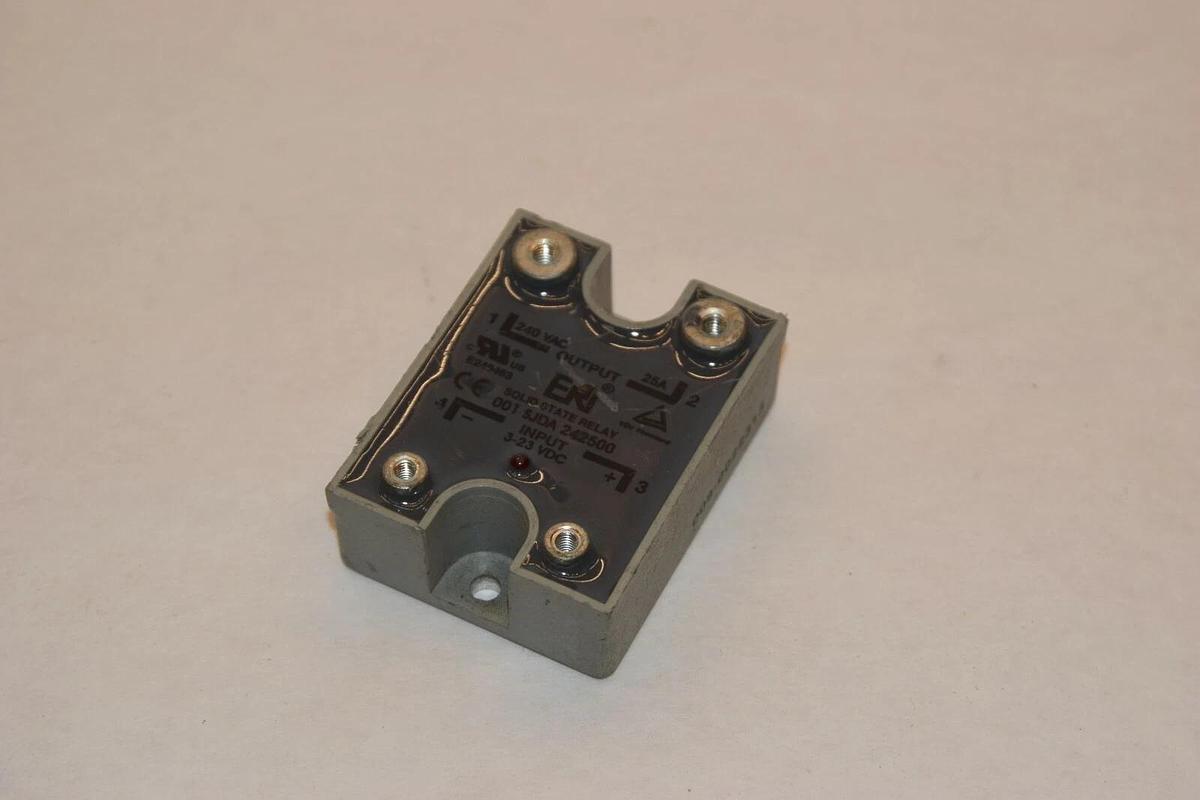 Used ERI 001 SJDA 242500 240VAC 25A 3-32VDC SOLID STATE RELAY