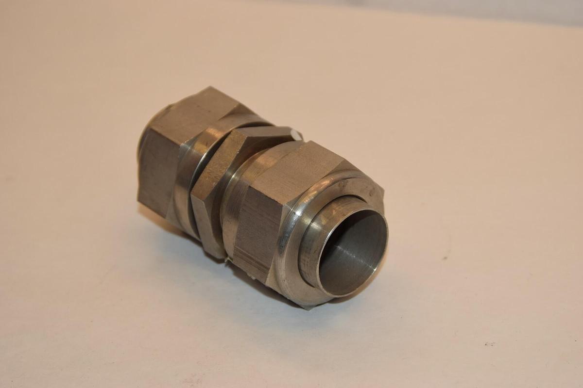 (New) PH 319-05579 1-1/4" Tube to tube UNION ADAPTER STAINLESS STEEL Swagelok ?
