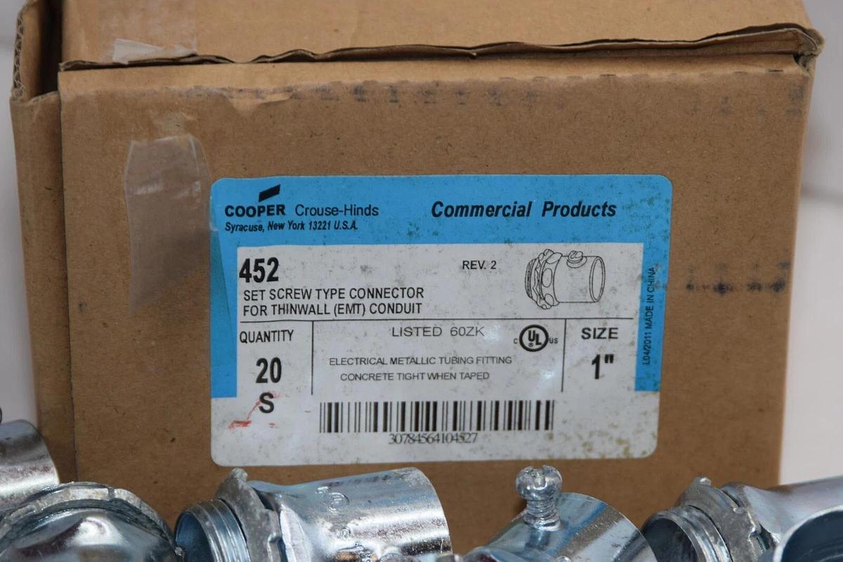 (NEW - Box of 20) COOPER 452 1" Set Screw Type Conduit Connector