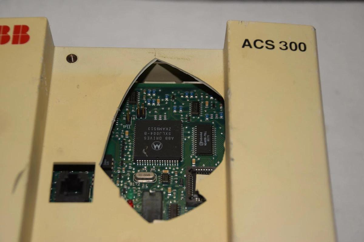 Used ABB VFD ACS300  ACS311-6P6-3 ACS3116P63 380/480V VARIABLE FREQUENCY DRIVE