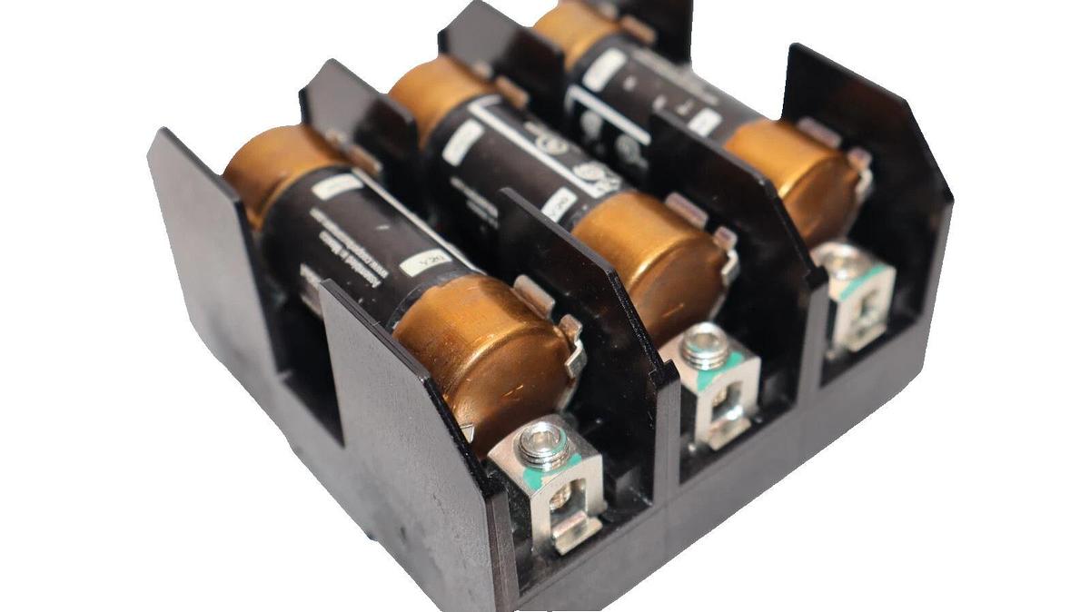 Used MARATHON R6J30A3B2 , 136811P1 600V 30A Fuse Holder With JKS-15 Fuse