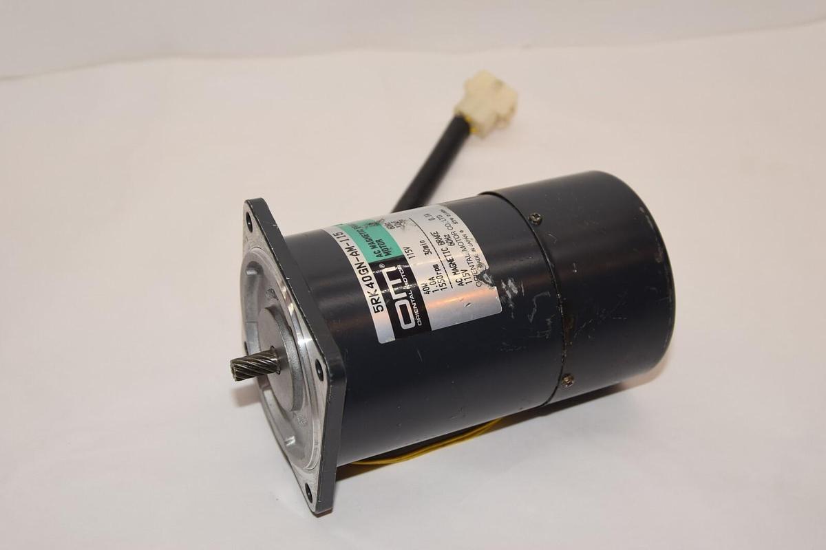 Used ORIENTAL MOTOR CO. LTD 5RK40GN-AM-115 40W 115V 60Hz 1550rpm Magnetic Brake Motor