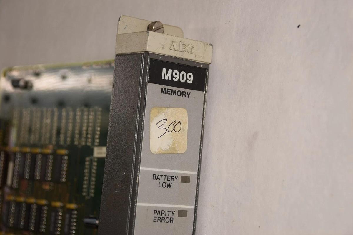 Used AEG / MODICON M909 M909-000 REV B MEMORY MODULE