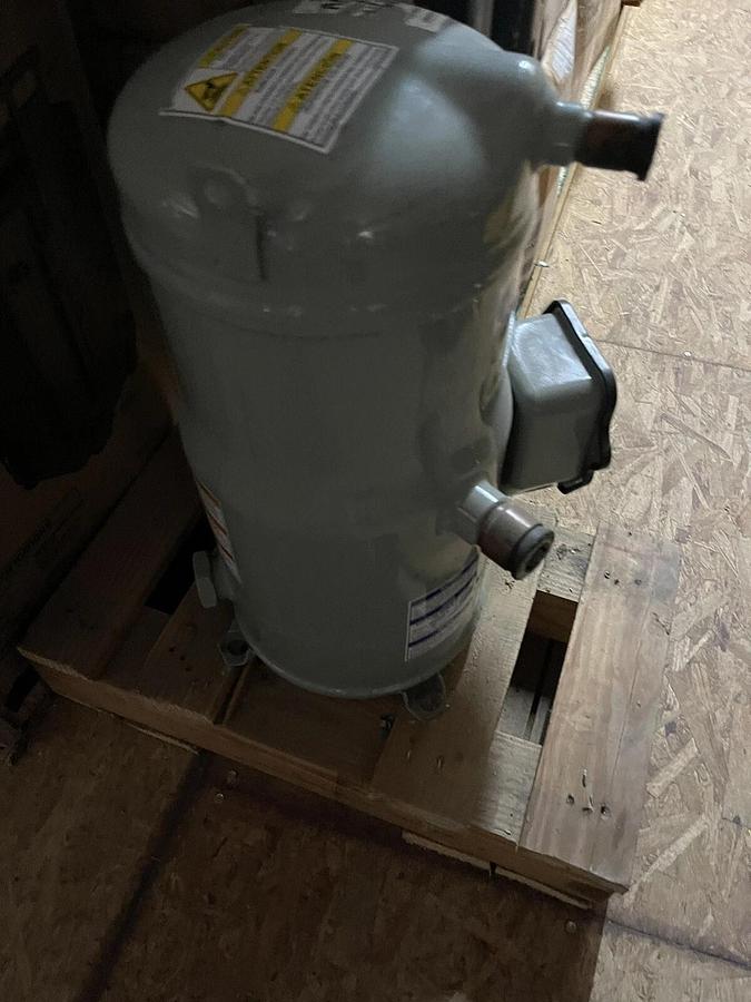 (New) TRANE R-410A HVAC Scroll Compressor CSHD161D0C0M 575V 3PH 570010530400