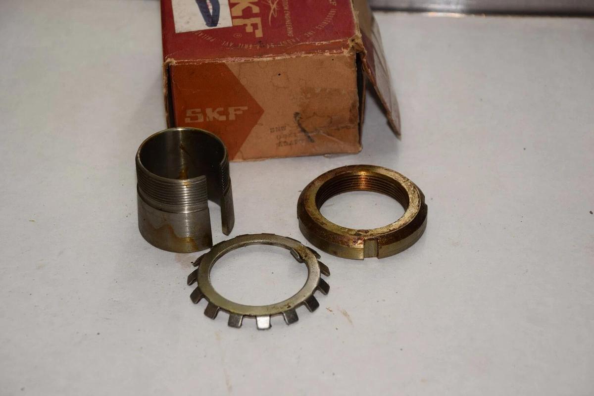 SKF SNW 5-08-1-3/8 3/8" ADAPTER SLEEVE NEW