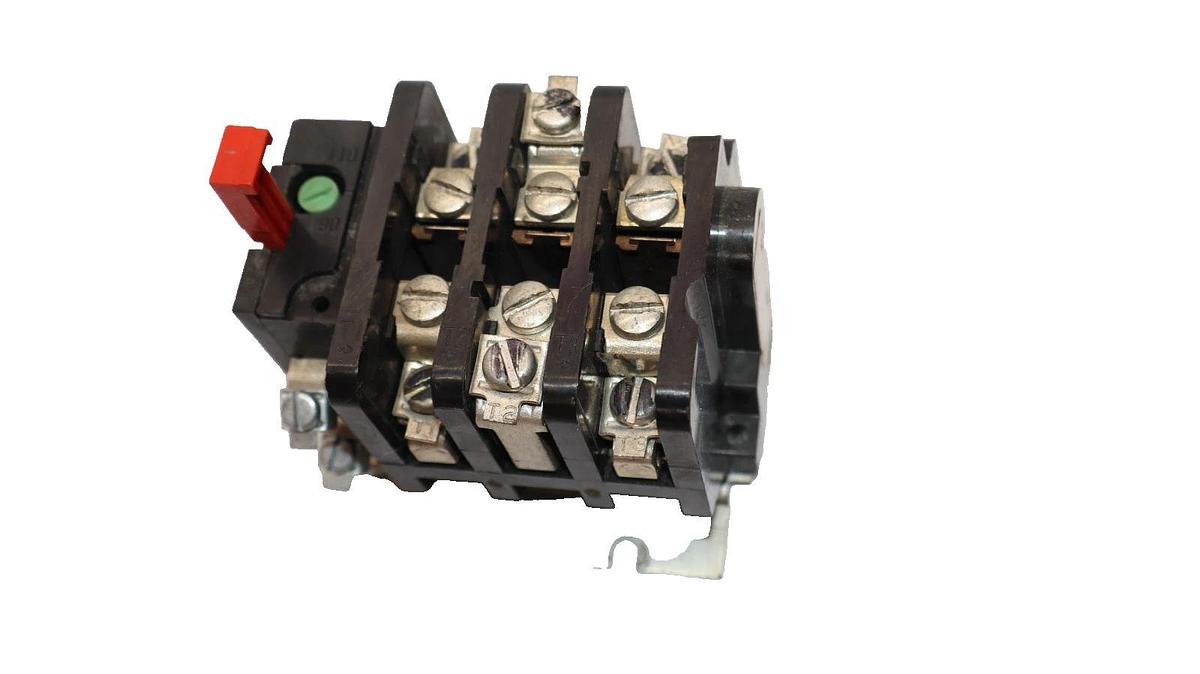 Used GE General Electric Overload Relay CR324C610A1 3P