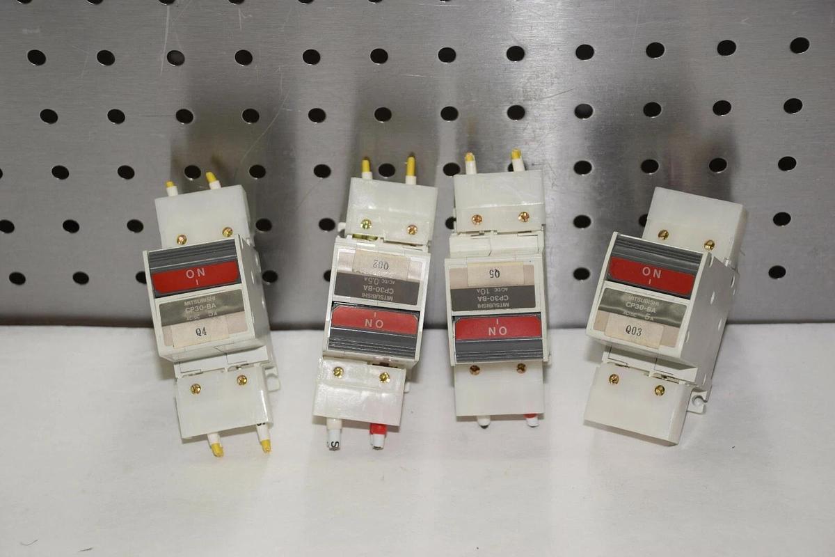 Used (LOT OF 4) MITSUBISHI CP30-BA 2 POLE 5A 250VAC 125VDC CIRCUIT PROTECTOR