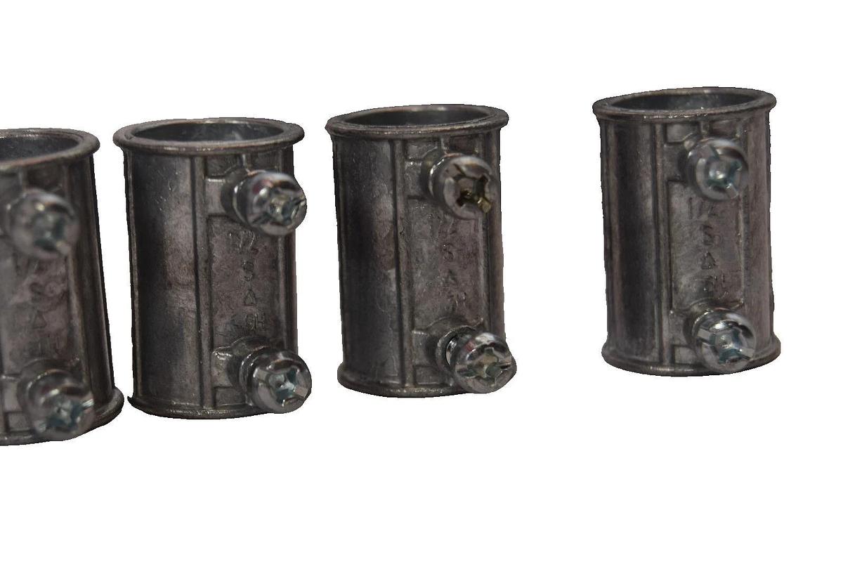 (Lot of 45) 1/2" EMT Set Screw Type Conduit Coupling Approx 1-5/16" Long (NEW)