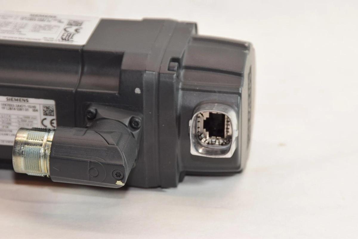 Used SIEMENS 1FK7032-2AK71-1QH0 Servo Motor
