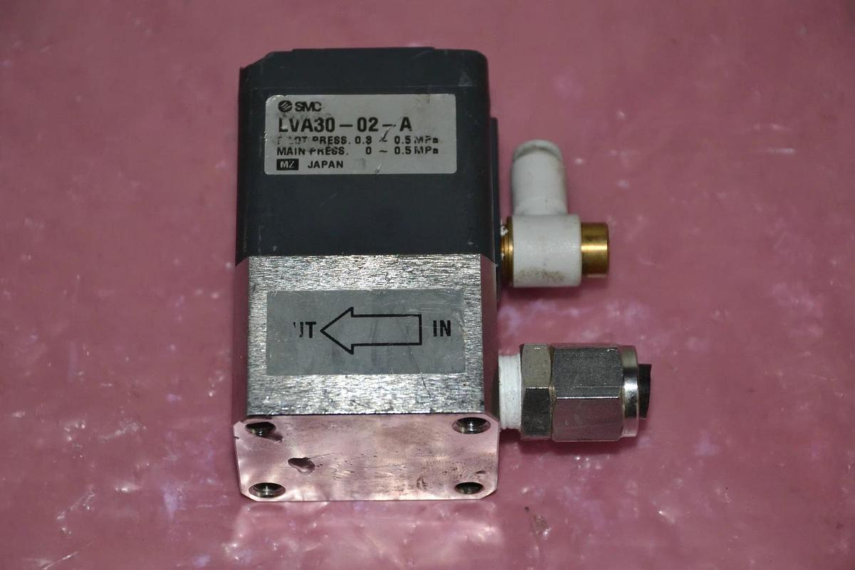 Used SMC  VALVE LVA30-02-A LVA30 02 A LVA3002A