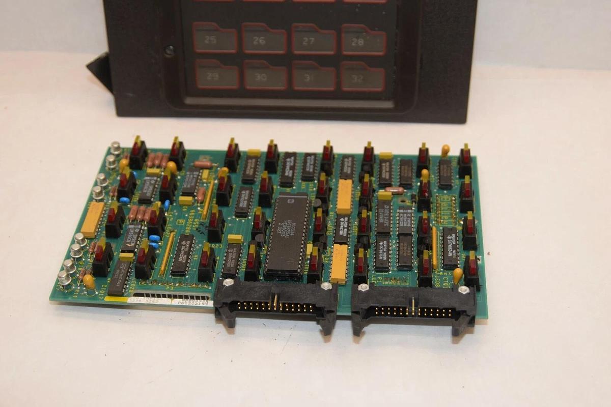 Used BAILEY 670-INFI90 3236-3242 NP99392A PS1202199 PC BOARD W/Screen