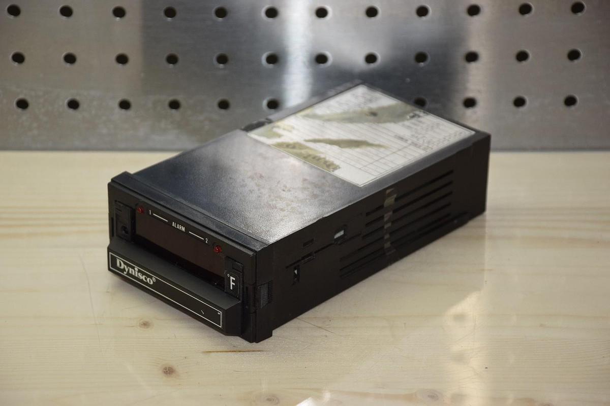 Used DYNISCO 128010310 1280-1-03-10 120VAC TEMPERATURE CONTROLLER