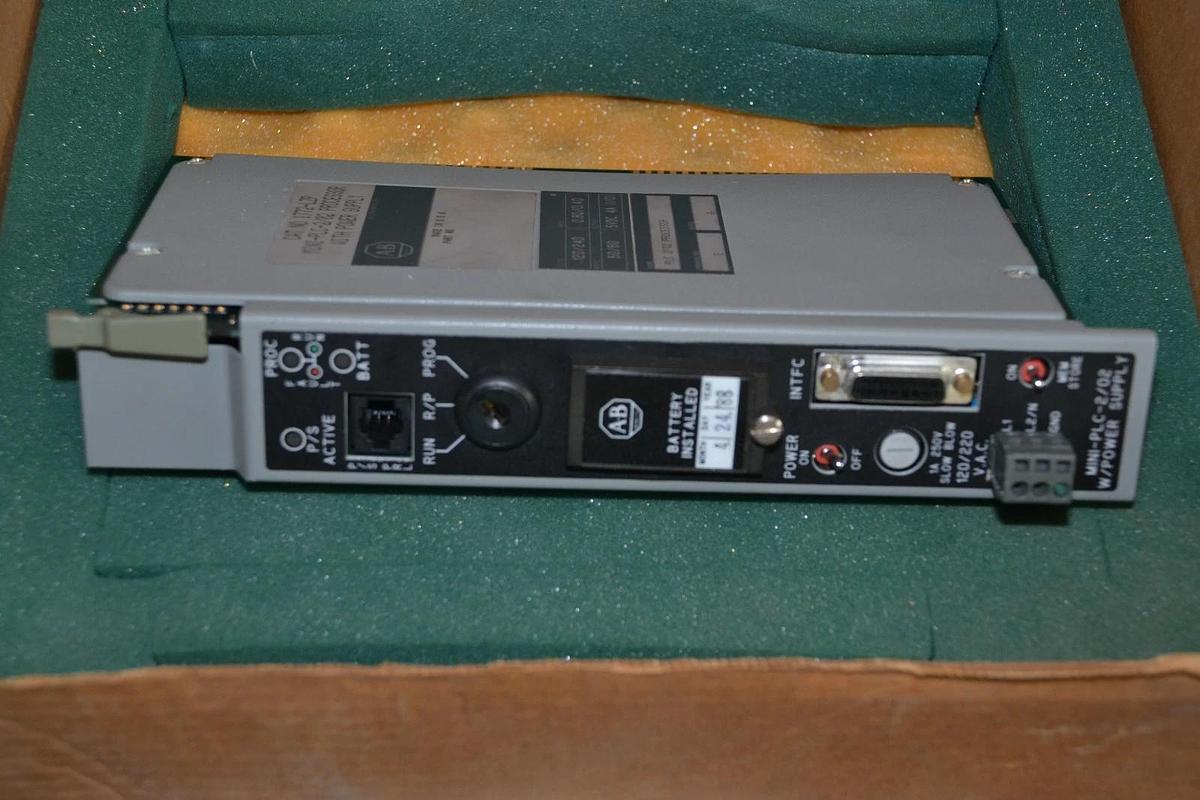 (New) ALLEN BRADLEY MINI PLC 2/02 PROCESSOR WITH POWER SUPPLY 1772-LZP 1772 LZP