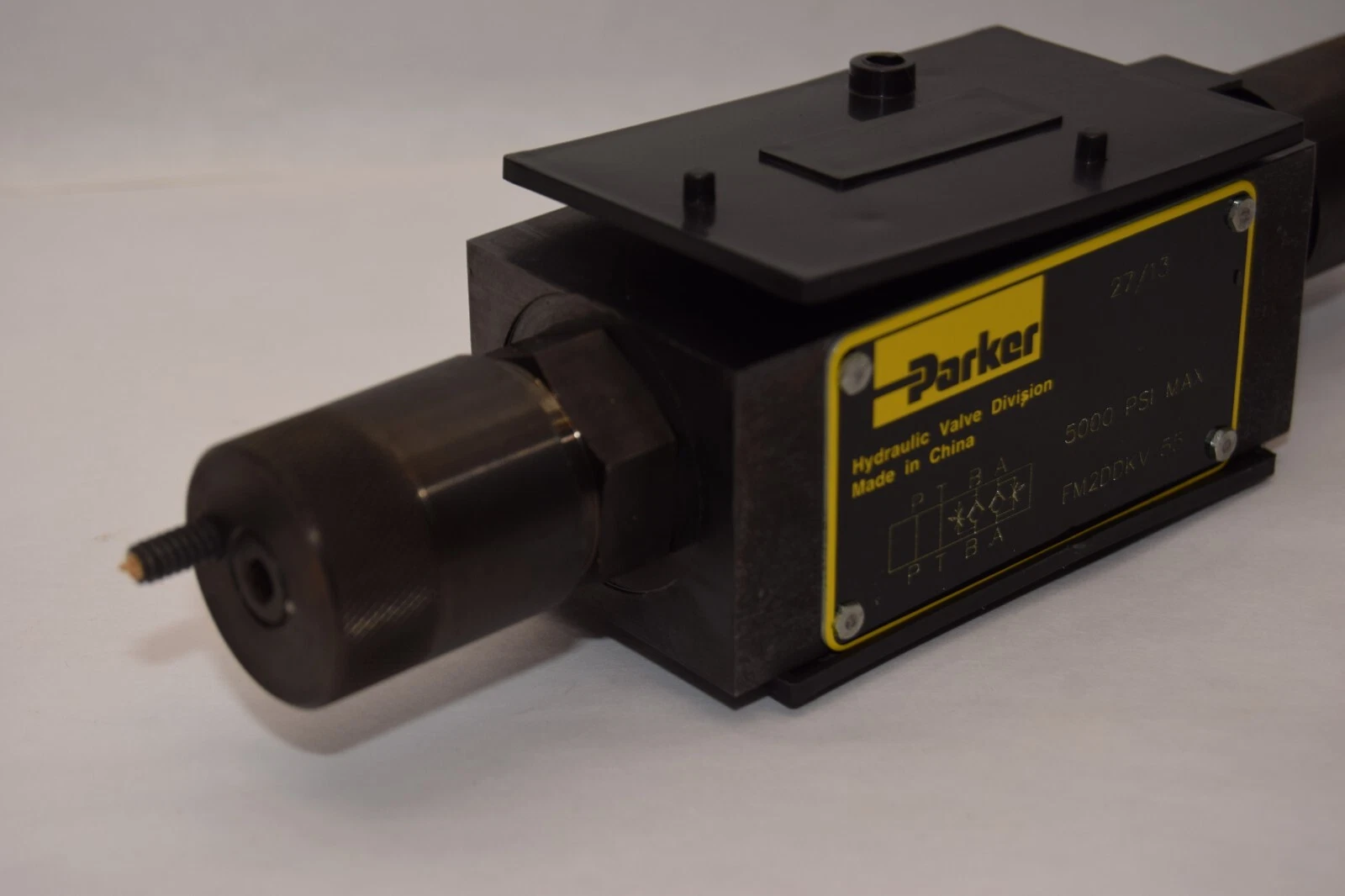 (NEW) PARKER FM2DDKV , FM2DDKV 55 5000psi Hydraulic Valve