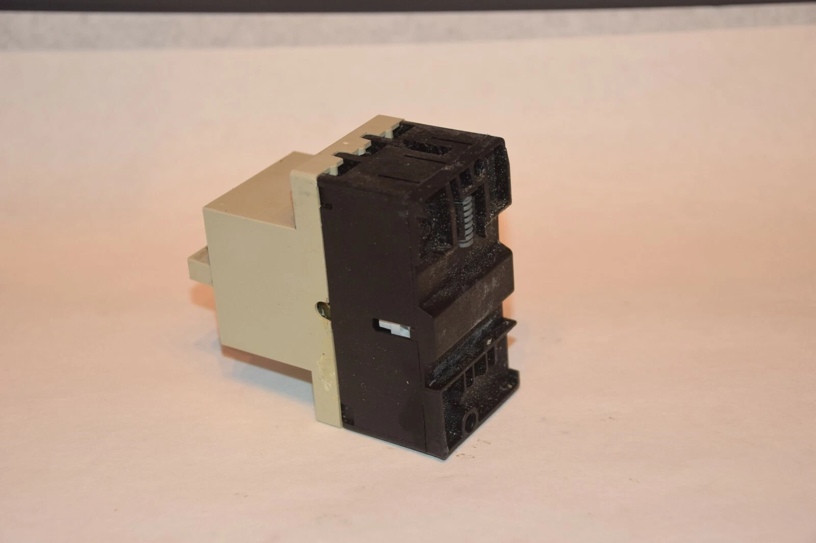 Used TELEMECANIQUE GV1-M06 GV1M06 1-1.6A 660V 50/60Hz MOTOR CIRCUIT BREAKER
