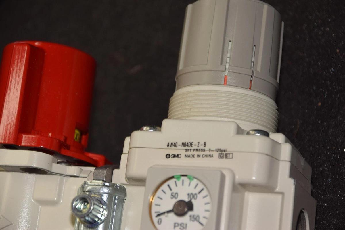 SMC AW40-N04DE-Z-B filter regulator & Pressure Relief VHS40-N04B CS-3272