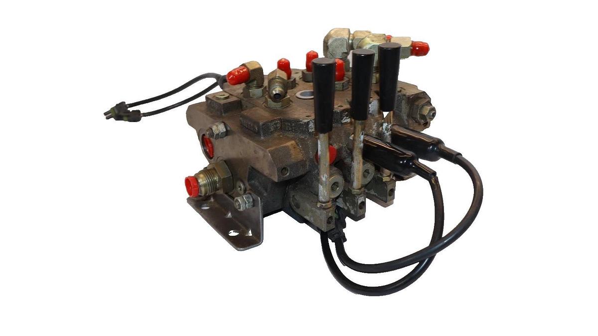 Used Altec 3 Hydraulic Valve 3 Spool Valve Block DB5195.800 8220 4009 8178