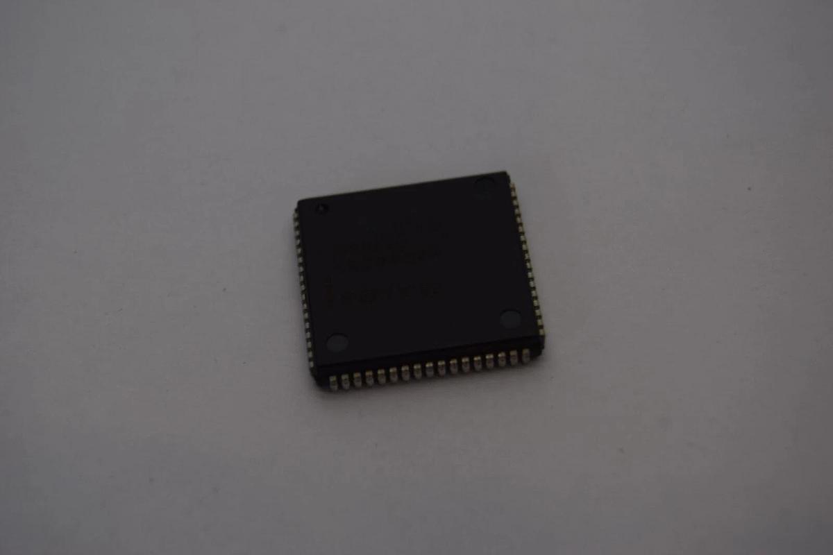 (NEW - Lot of 3) 4608002AVA Integrated Circuit