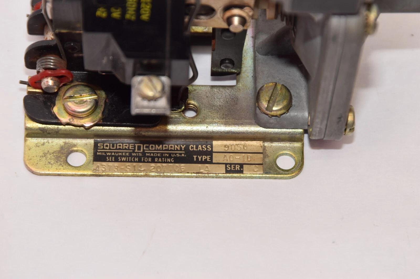 Used SQUARE D 9050 A0-1D 9050A01D Pneumatic Timing Relay 120V Coil