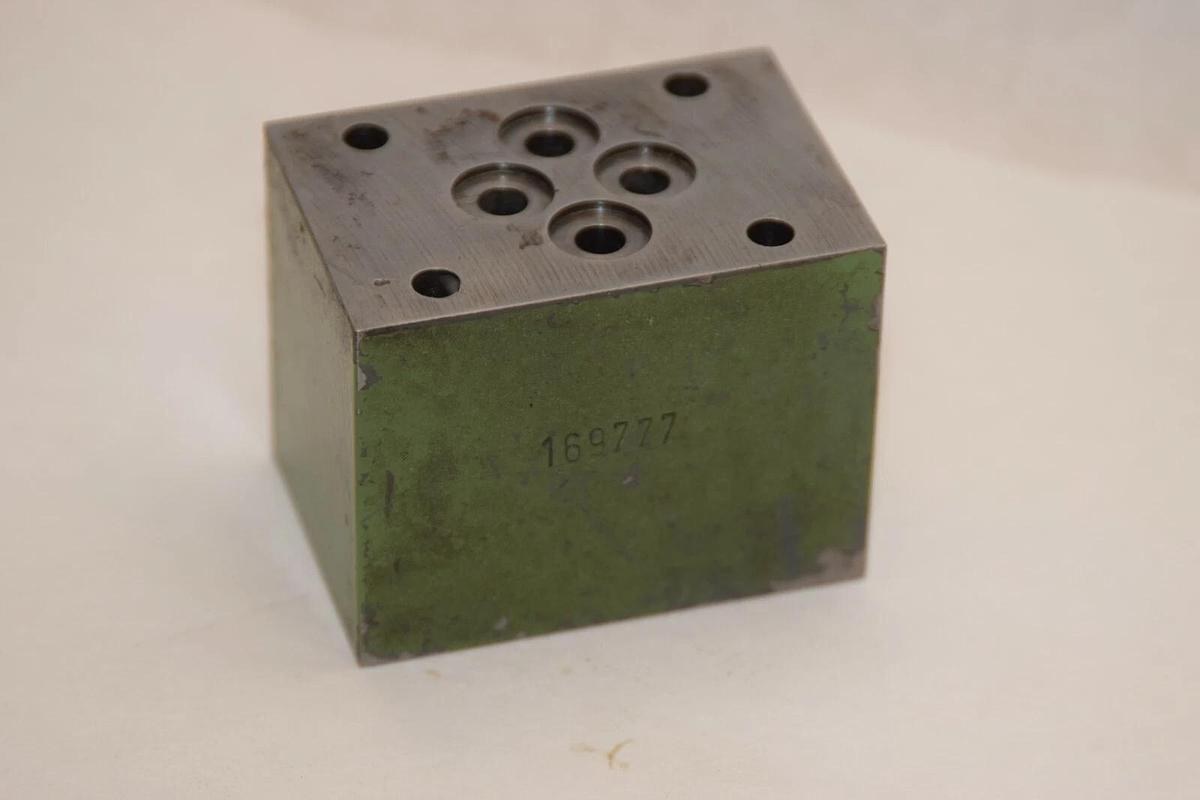 Used REXROTH Mannesmann 169777 Block Valve