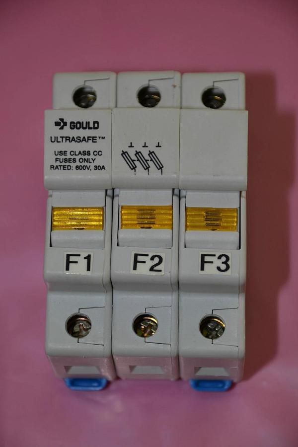 Used GOULD ULTRASAFE FUSE HOLDER USCC3I 600V 30 A 30A  30 AMP