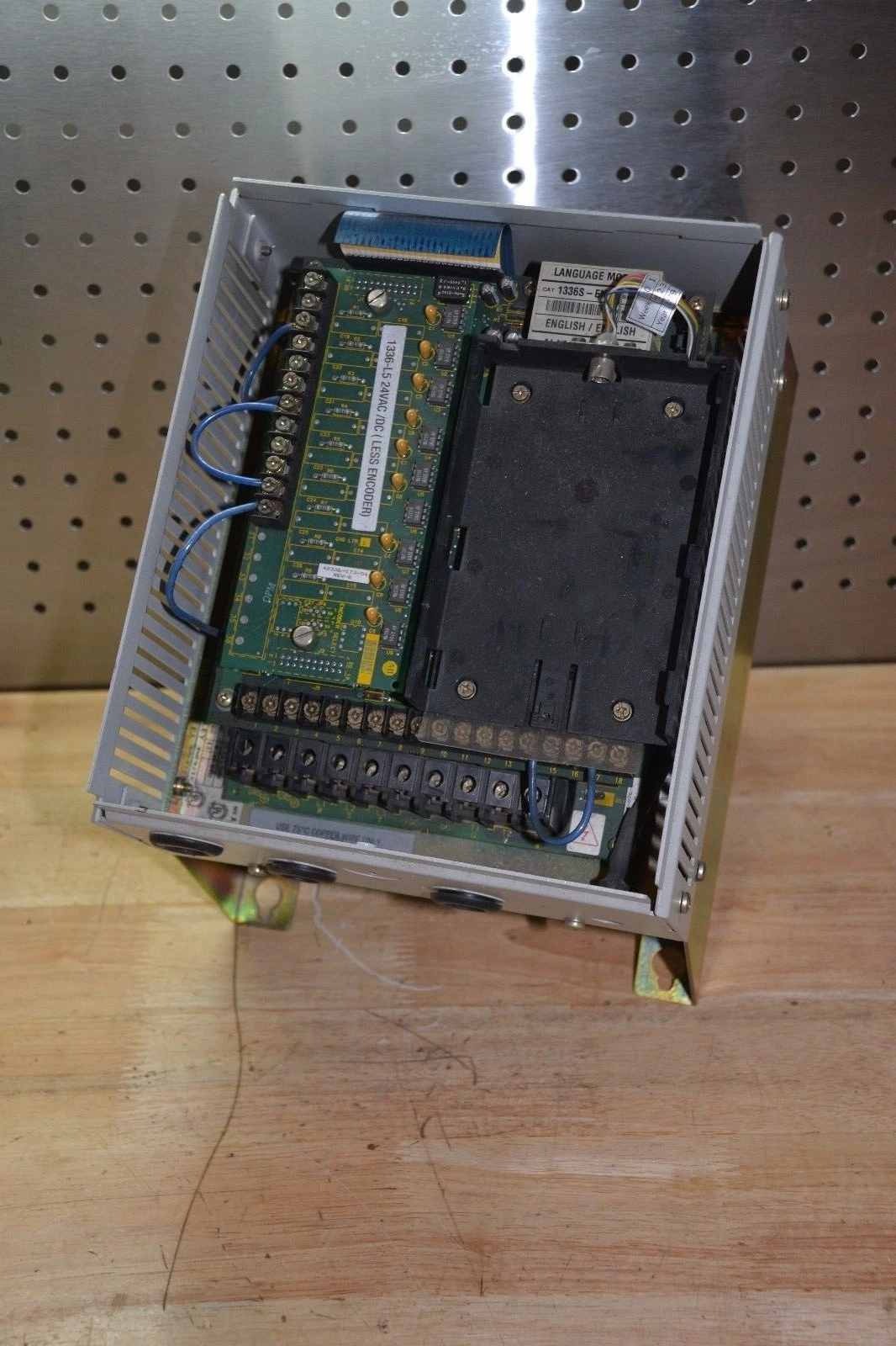 Used ALLEN BRADLEY 1336S-BRF50-AA-EN-L5 380/460V 10.7A 3PH 50/60Hz 1336 PLUS DRIVE