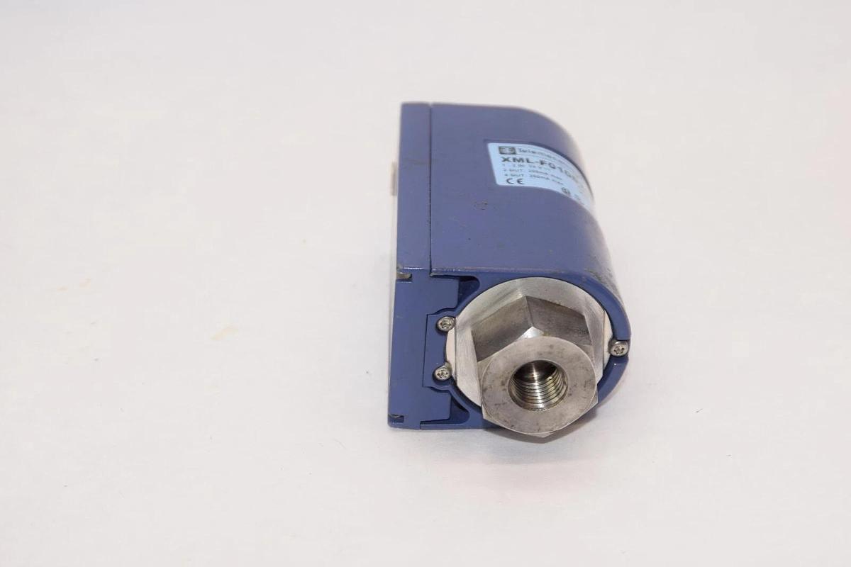 Used SQUARE D XML-F010D2036 24V 200mA 0-10 Bar Nautilus Pressure Sensor