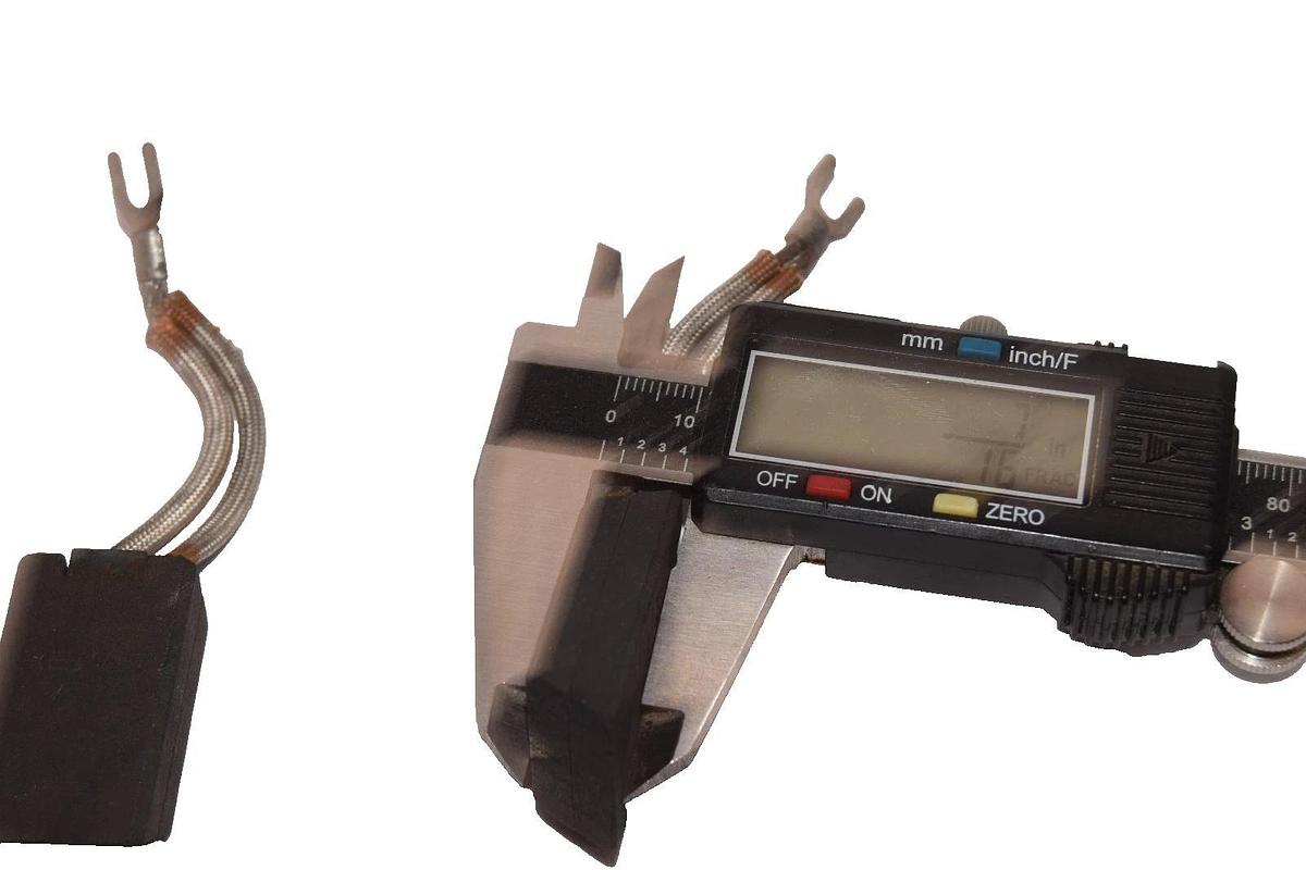 Reliance Carbon Motor Brush Brushes RE44F 1-1/2" x 7/8" x 7/16" (New - Lot of 2)