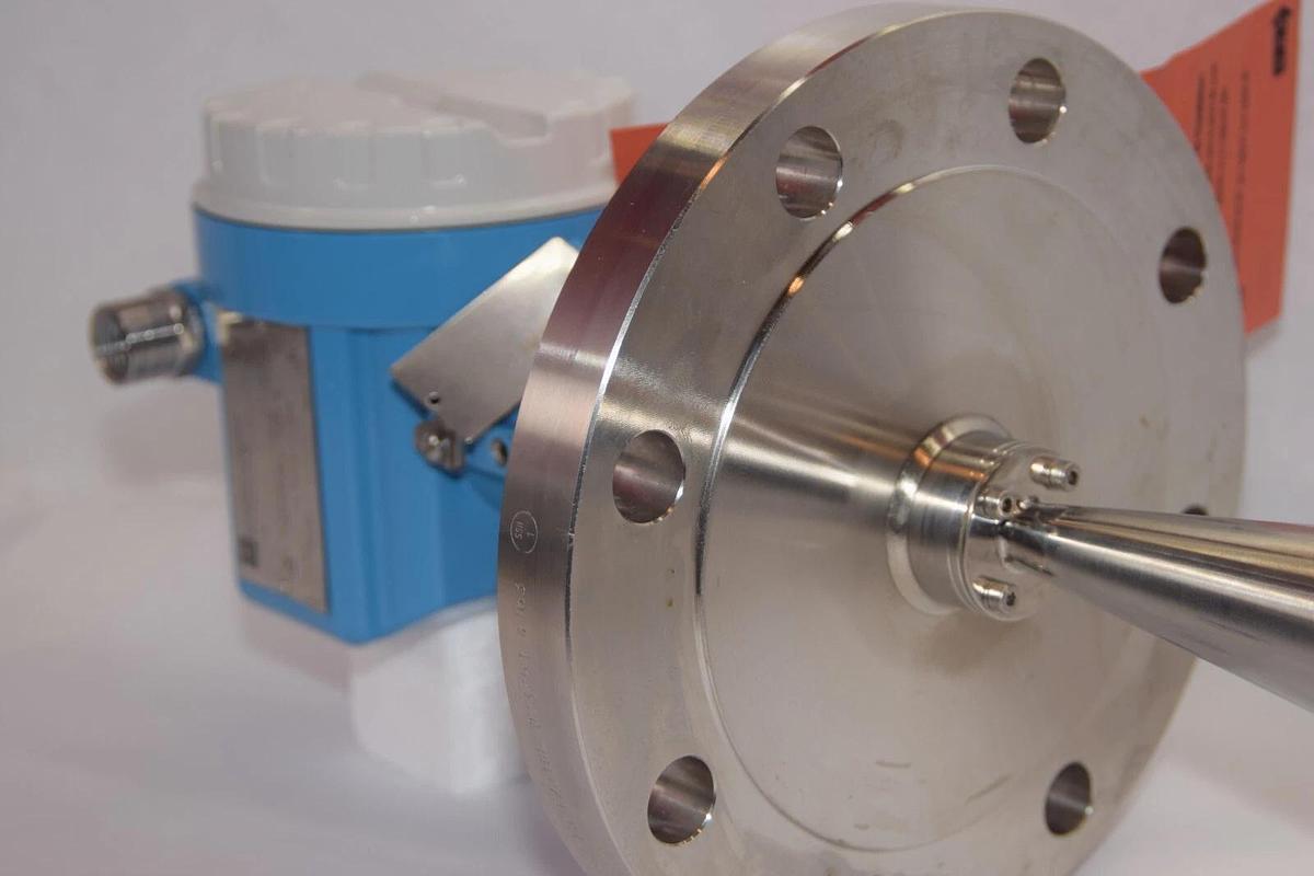 Used ENDRESS + HAUSER Level Radar Micropilot FMR240 FMR240-S5V1APJBA4Y 4" (used)