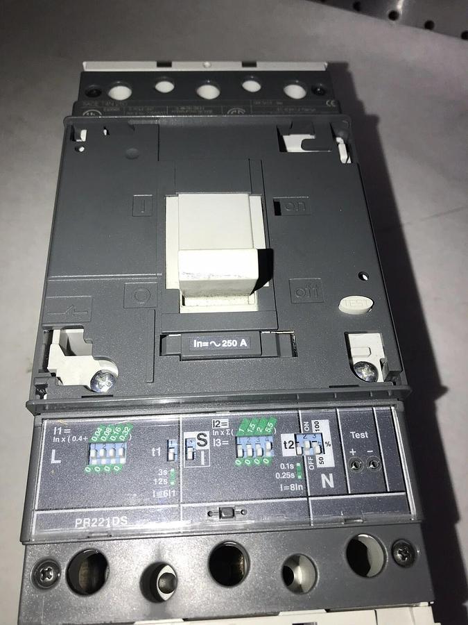Used ABB SACE T4N 250 250A 3 POLE 600V 50/60Hz CIRCUIT BREAKER SACE T4N250