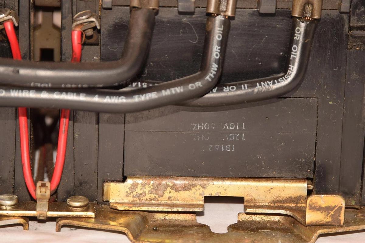 Used CLARK AOSmith T30U033 TM Size 3 3Ph Reversing Starter 120V Coil