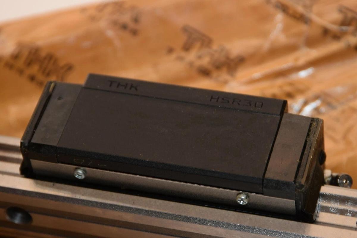 (NEW) THK HSR30R2ZZ+360L-II 360mm Length 30mm Bar Width Linear Guide