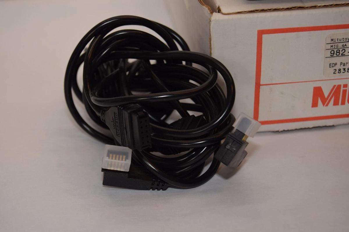 (NEW) MITUTOYO 982-548-10A , 28389 MIG-4A Communication Converter