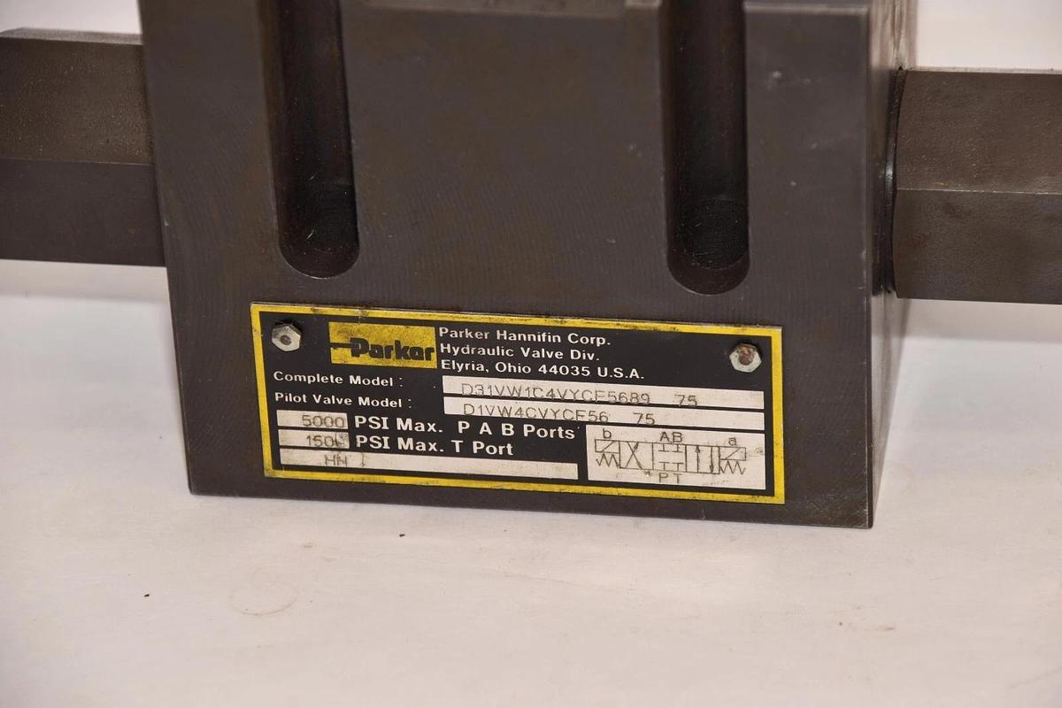 (NEW) PARKER D31VW1C4VYCF5689 75 , D1VW4CVYCF56 75 Hydraulic Valve