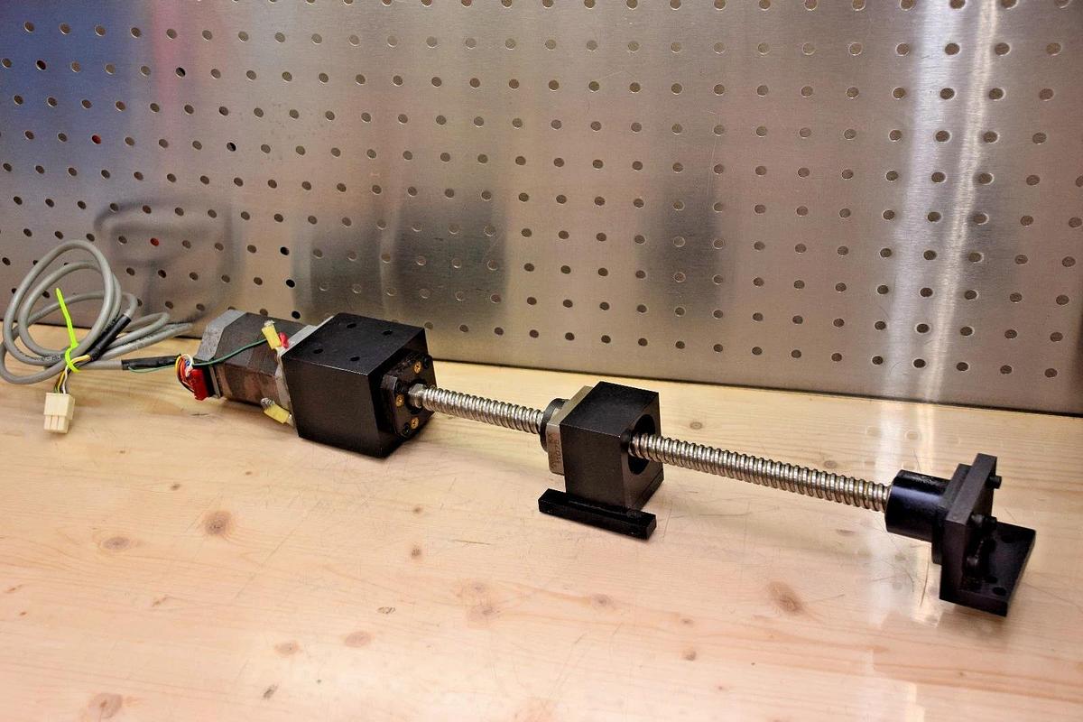 Used PACIFIC SCIENTIFIC P22NRXA-LNN-NS-00 MOTOR, Ball Screw, leaner slide rail motor