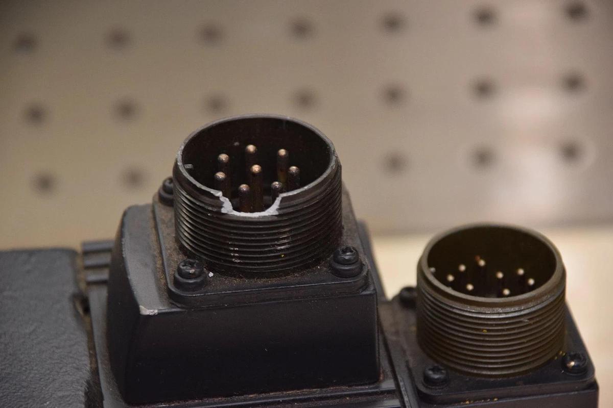 Used Mitsubishi HC-SFS52G1 0.5kW AC Servo Motor with Cyclo Drive CNVM-4105-11