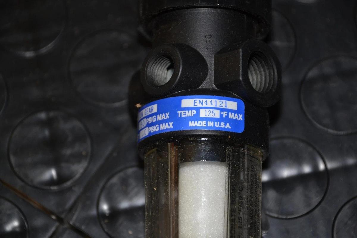 BOSTON GEAR FILTER REGULATOR EN44121 74758 1/4 NEW